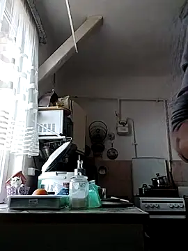 Snapshot of SweetLeila40 chatting on 02.25.25 SweetLeila40 online show from 02.25.25