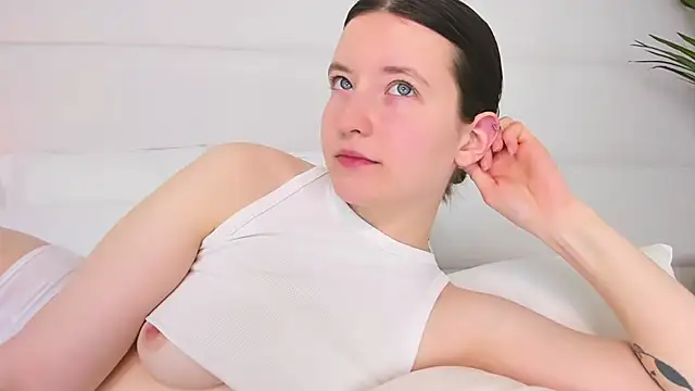 MoonAngelic online show from 03.07.25