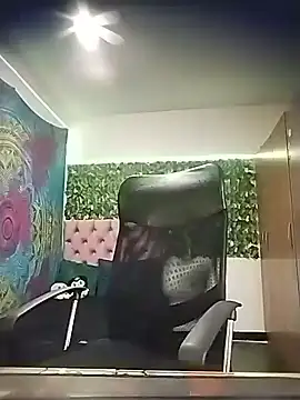 Snapshot of BurningVenus12 chatting on 11.26.25 BurningVenus12 online show from 11.26.25