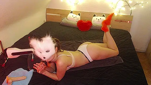 Snapshot of kleinelea123 chatting on 01.22.25 kleinelea123 online show from 01.22.25