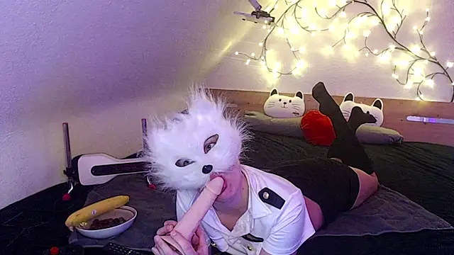 Snapshot of kleinelea123 chatting on 03.08.25 kleinelea123 online show from 03.08.25