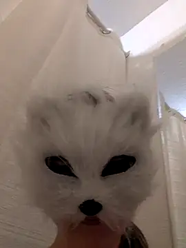 Snapshot of kleinelea123 chatting on 03.18.25 kleinelea123 online show from 03.18.25