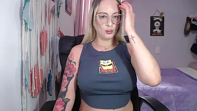 yulieth anamar online show from 02.25.25