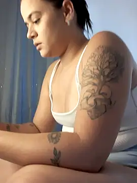 rebeccaareys online show from 02.05.26