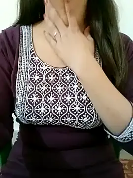 Arohi is Live online show from 01.28.25