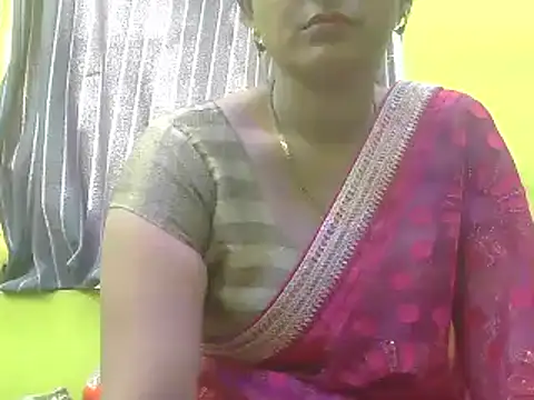 CUTYHINA 001 online show from 12.14.24