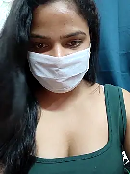 Snapshot of Myloveurvi chatting on 04.25.26 Myloveurvi online show from 04.25.26