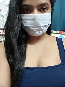 Snapshot of Myloveurvi chatting on 06.25.26 Myloveurvi online show from 06.25.26