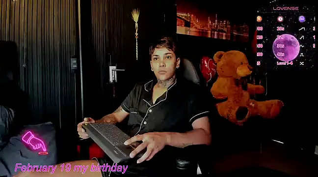 ZhoeStrong online show from 02.19.25