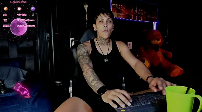 ZhoeStrong online show from 02.24.25