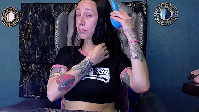 Snapshot of LusstCruella chatting on 05.25.26 LusstCruella online show from 05.25.26