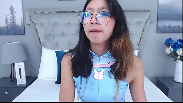 Yommi Winx online show from 03.04.25