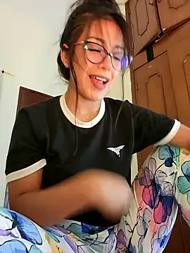 Lau1127 online show from 10.25.25