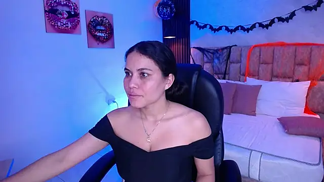 Snapshot of natasha__jackson chatting on 10.26.25 natasha jackson online show from 10.26.25