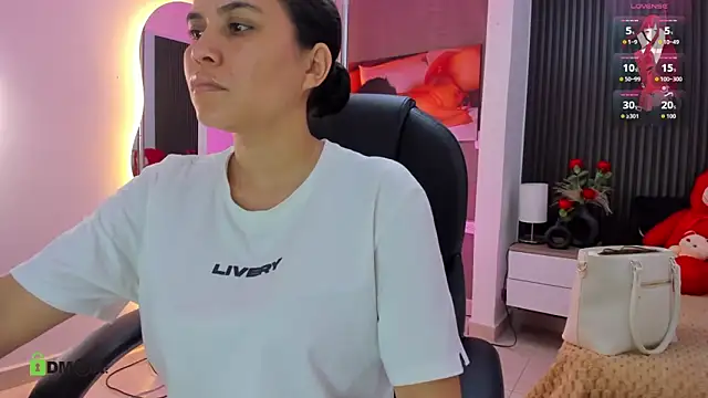 Snapshot of natasha__jackson chatting on 02.06.26 natasha jackson online show from 02.06.26