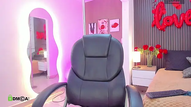 Snapshot of natasha__jackson chatting on 02.17.26 natasha jackson online show from 02.17.26