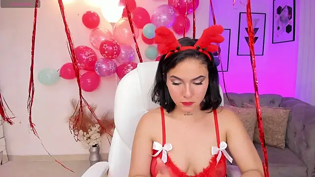 Snapshot of kendaall_jenner_ chatting on 12.06.24 kendaall jenner  online show from 12.06.24