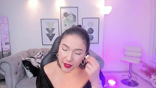 Snapshot of kendaall_jenner_ chatting on 01.31.25 kendaall jenner  online show from 01.31.25
