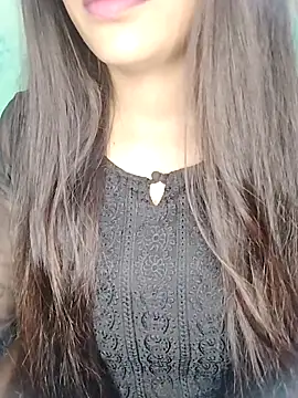 Snapshot of Sreya213 chatting on 10.17.25 Sreya213 online show from 10.17.25