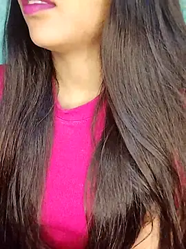 Snapshot of Sreya213 chatting on 11.08.25 Sreya213 online show from 11.08.25