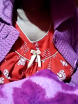 Snapshot of Satheroy chatting on 12.26.24 Satheroy online show from 12.26.24