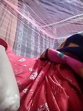 Snapshot of Satheroy chatting on 02.21.25 Satheroy online show from 02.21.25