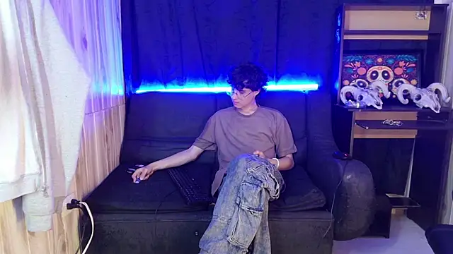 Jeam hot online show from 02.14.25