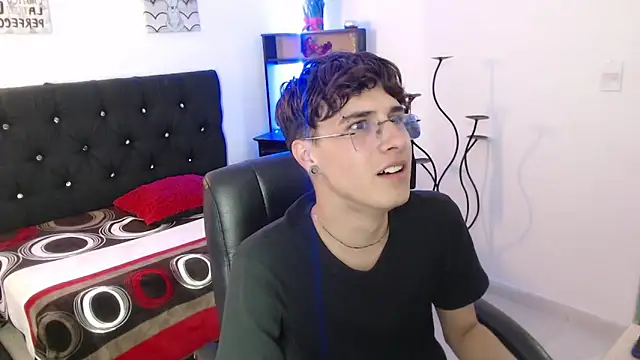 Jeam hot online show from 10.16.25