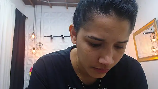 Alison Wiley online show from 01.15.25