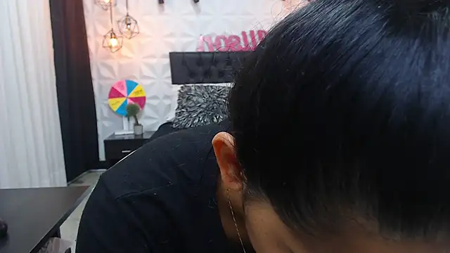 Alison Wiley online show from 01.16.25