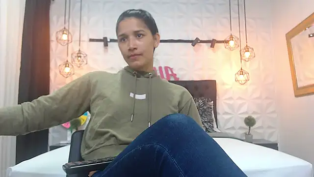 Alison Wiley online show from 02.12.25