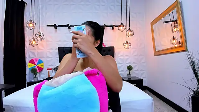 Alison Wiley online show from 03.19.25