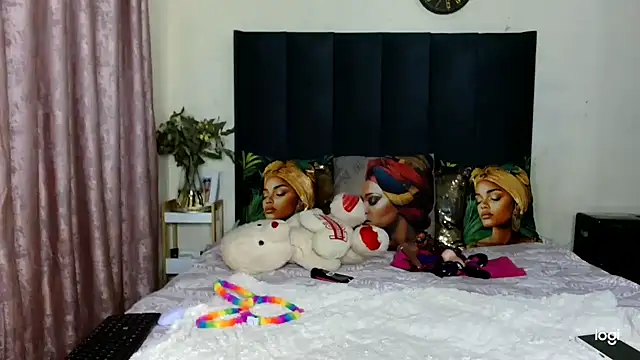 quenliyasa online show from 12.14.25