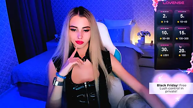 Emilia Klar online show from 12.10.24