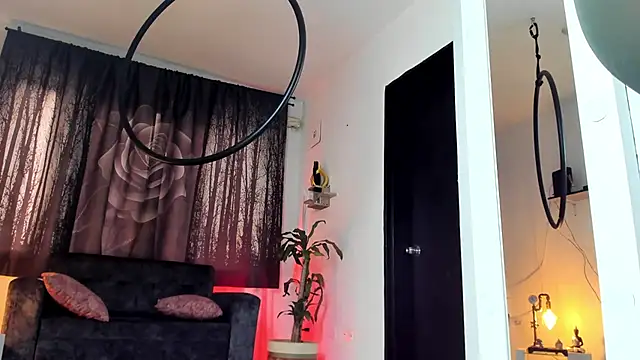 Alaia Love77 online show from 11.17.25