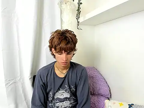 Snapshot of santy-kitty chatting on 01.06.25 santy-kitty online show from 01.06.25