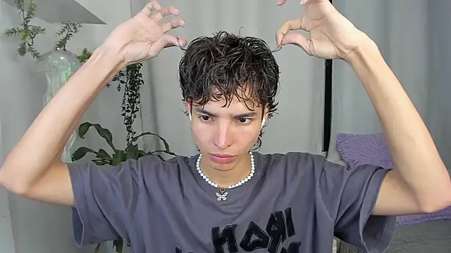 santy-kitty online show from 12.16.25