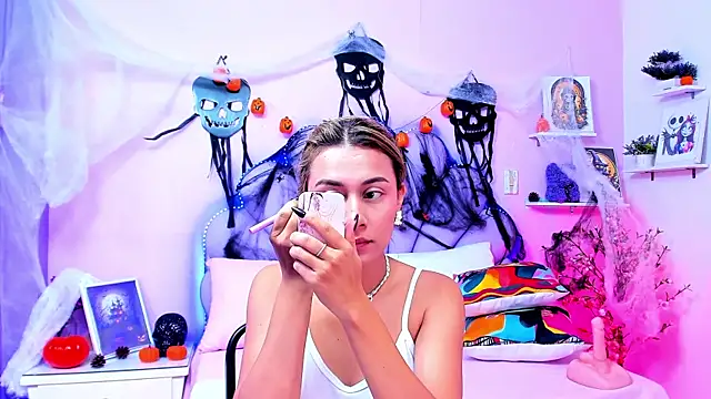 HannaPretthy online show from 10.24.25