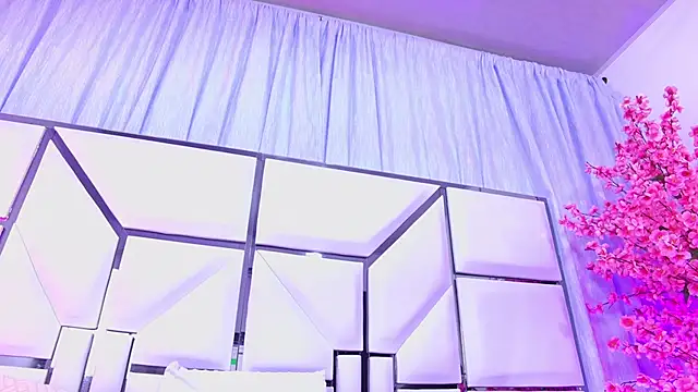 AlliciaKim online show from 04.12.26