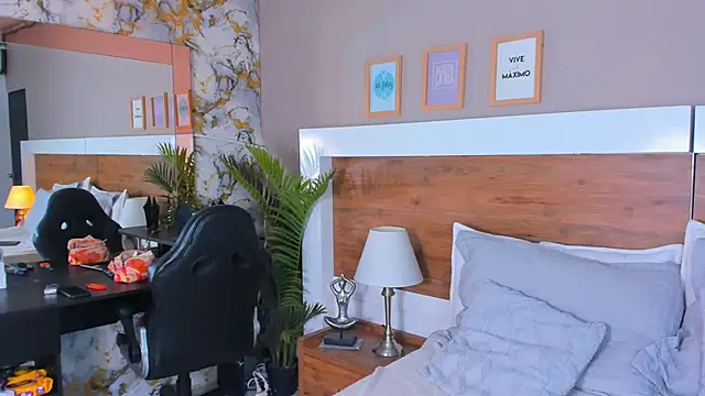 EmaBakker online show from 03.25.26