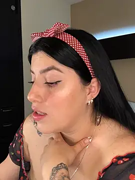 Snapshot of Bantonia chatting on 12.19.24 Bantonia online show from 12.19.24