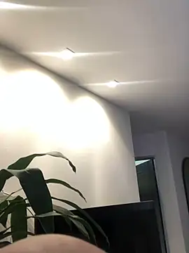 Snapshot of Bantonia chatting on 03.06.25 Bantonia online show from 03.06.25