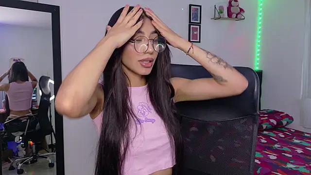 Snapshot of JulietaCheerr chatting on 02.04.26 JulietaCheerr online show from 02.04.26