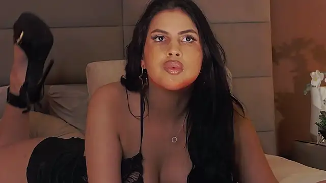 Snapshot of GiuliaHarvey chatting on 02.04.25 GiuliaHarvey online show from 02.04.25