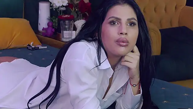 Snapshot of GiuliaHarvey chatting on 03.22.25 GiuliaHarvey online show from 03.22.25