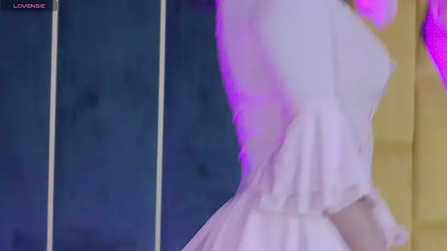 Snapshot of GiuliaHarvey chatting on 11.11.25 GiuliaHarvey online show from 11.11.25