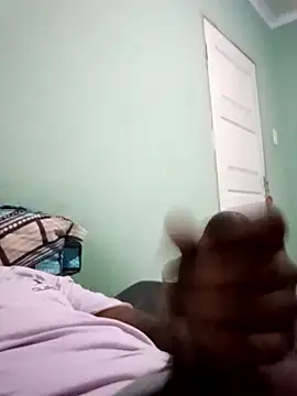 Snapshot of PuffDaddy09 chatting on 09.11.25 PuffDaddy09 online show from 09.11.25