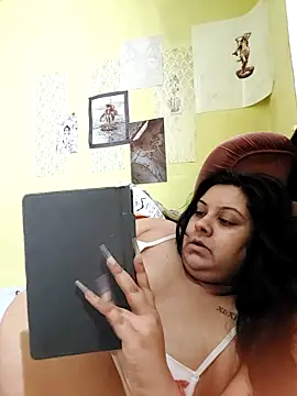 Snapshot of GoddessLorenaTheeSiren chatting on 10.18.25 GoddessLorenaTheeSiren online show from 10.18.25