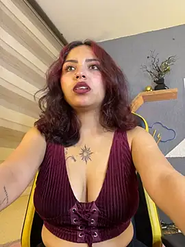 Liittleluaa  online show from 02.22.25