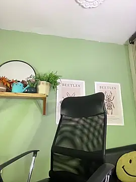 Liittleluaa  online show from 03.14.25